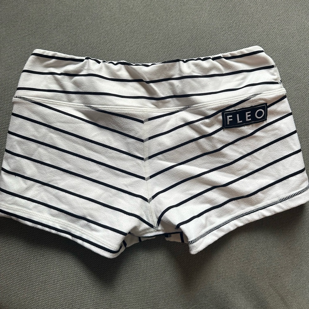 Fleo original black stripes size M